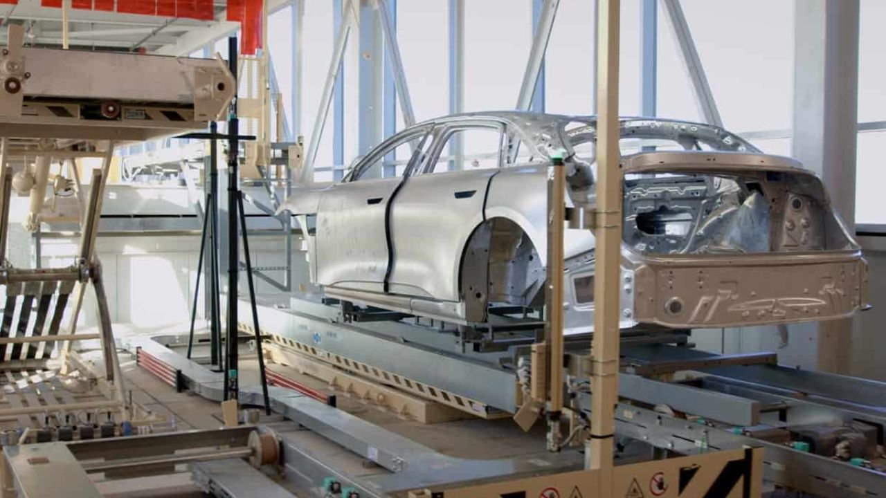 Saudi EV Manufacturing Helper Jobs – Salary, Companies & How to Apply